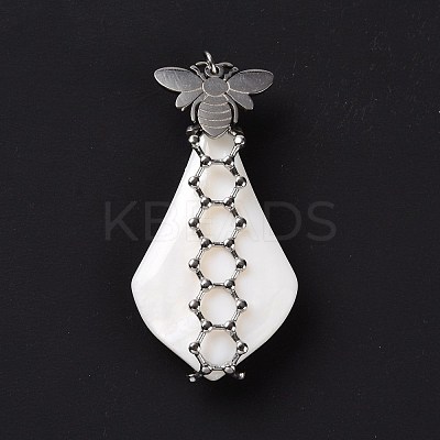 Natural White Shell Pendants SSHEL-C009-01P-1
