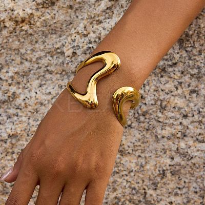 Elegant 304 Stainless Steel Fluid Shape Open Cuff Bangles for Women KV3982-1