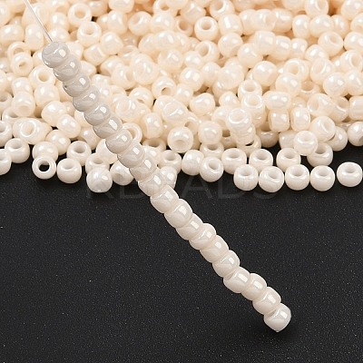 TOHO 8/0 Round Beads SEED-TR08-0123L-1