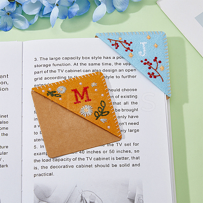 2Pcs 2 Colors Flower Pattern Felt Embroidery Bookmarks AJEW-HY0001-70-1