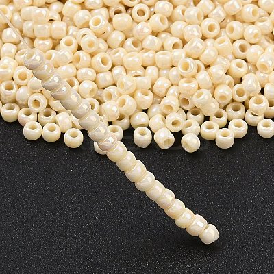 TOHO 8/0 Round Beads SEED-TR08-0409-1