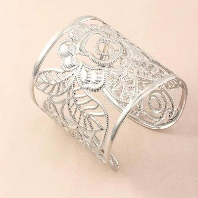 Hollowed Out Alloy Cuff Bangles for Women FS-WGDA091-02-1