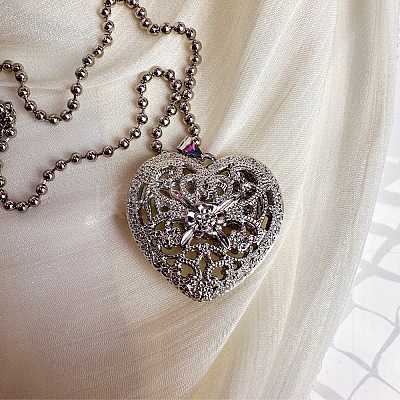 Vintage Alloy Hollow Heart Pendant Necklaces for Women Fashion Jewelry Gift LG2070-1
